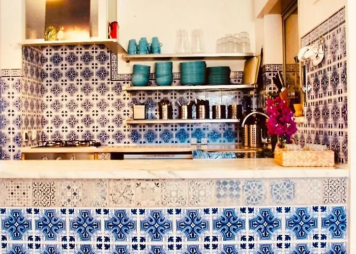 The Lighthouse Хостел *