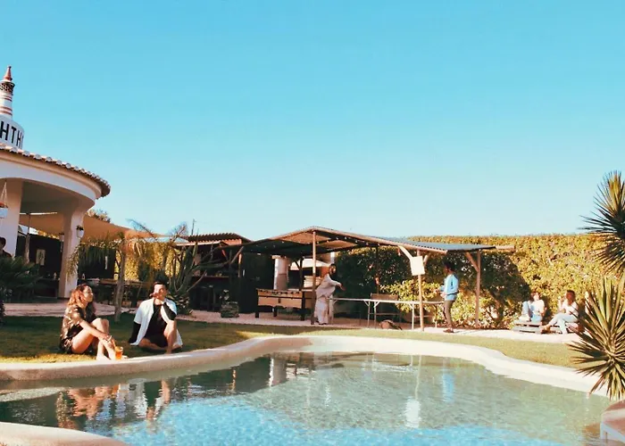 The Lighthouse Хостел *